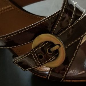 Tahari shoes